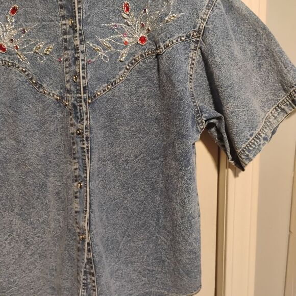 Pretty Blue Vintage Blue and Red Button Down Shirt with Floral Embroidery - Picture 3 of 14